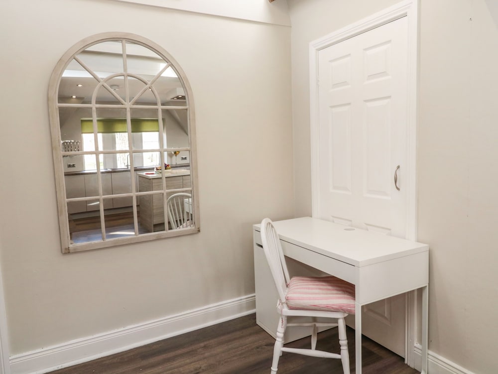 Butterchurn Apartment