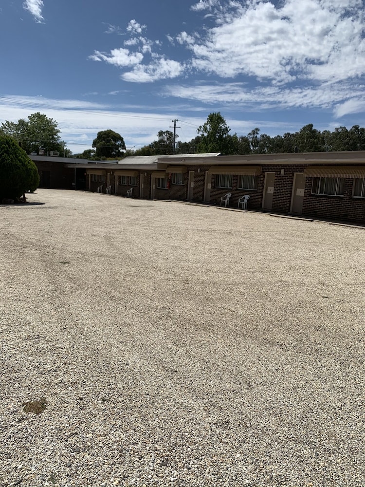 Tartan Motel,Yea