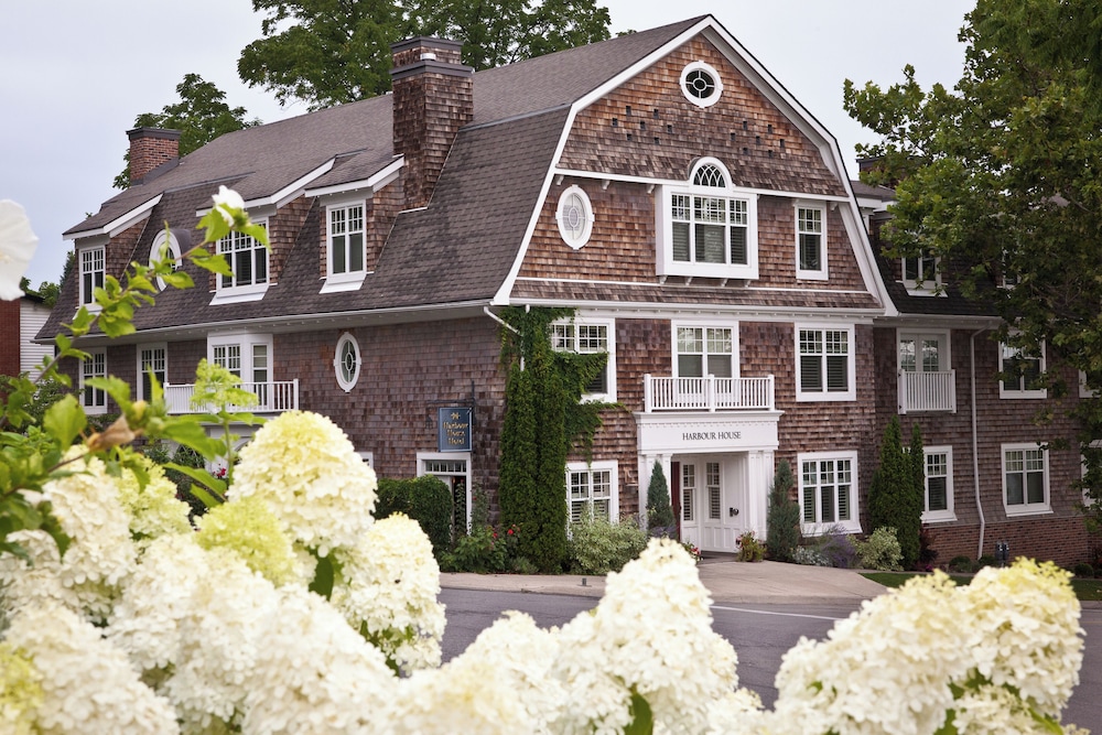 Niagara-on-the-Lake Vacations - Harbour House - Property Image 1