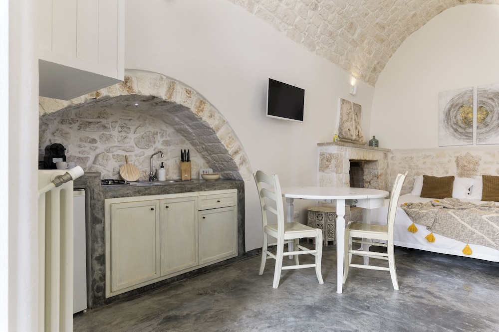 White Studio with Jacuzzi