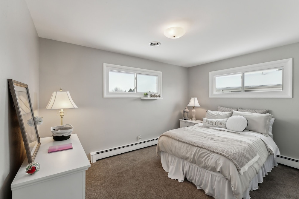 Comfortable & Spacious 3br Home In Cheyenne 3 Bedroom Home