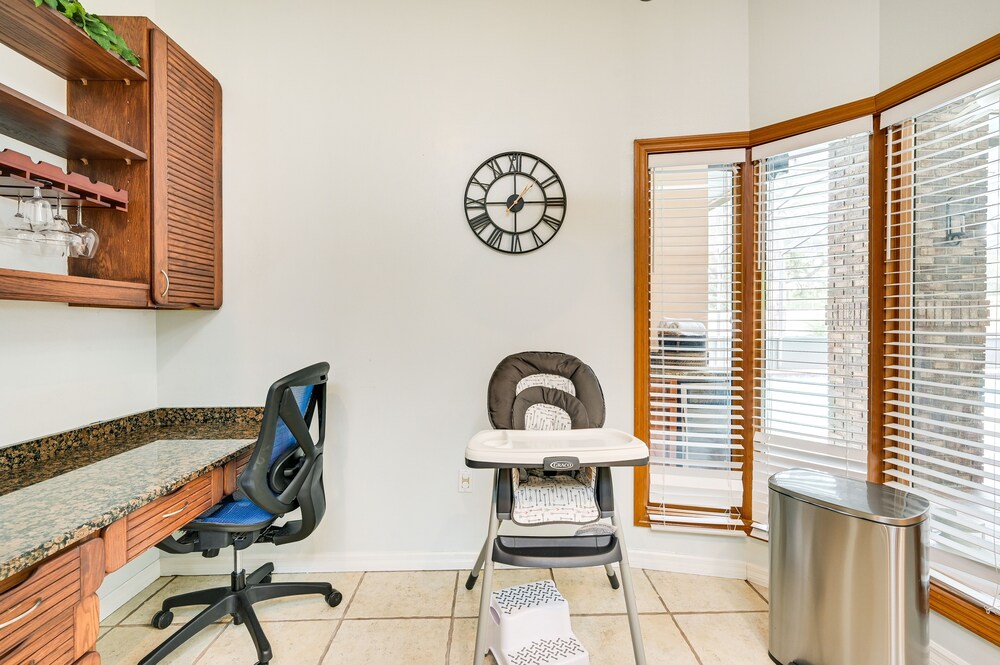 Tampa Vacations - Convenient Tampa Home: Lanai, Pool - Property Image 9