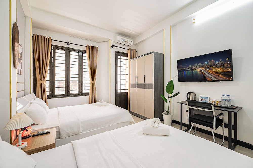 Saigon Central Group Stay