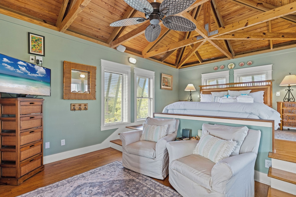 Seabatical! 3BR 2BA Coastal Retreat for 8 Relax, Unwind, and Recharge