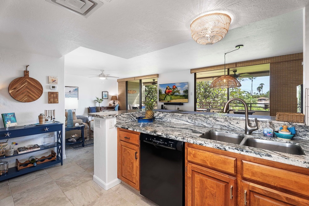 Playful Kona Stay - Pool & BBQ - Concierge - Near Snorkeling - Vrkcv