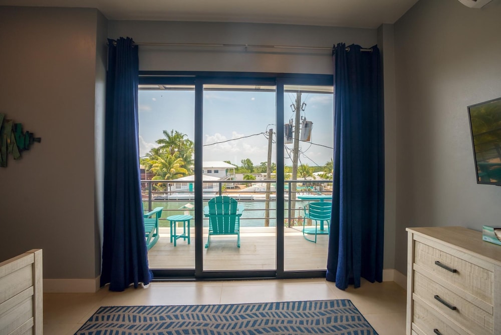 Oceanfront Sunset Gecko Condo - Ground Floor 1A