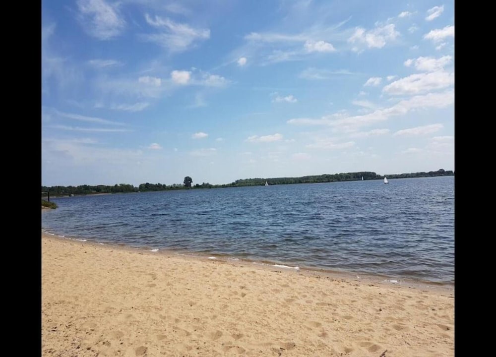 Chalet on the Recreational Lake and the Veluwe