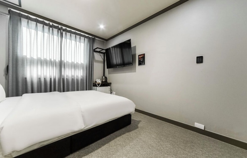 The Sharp Hotel view 5