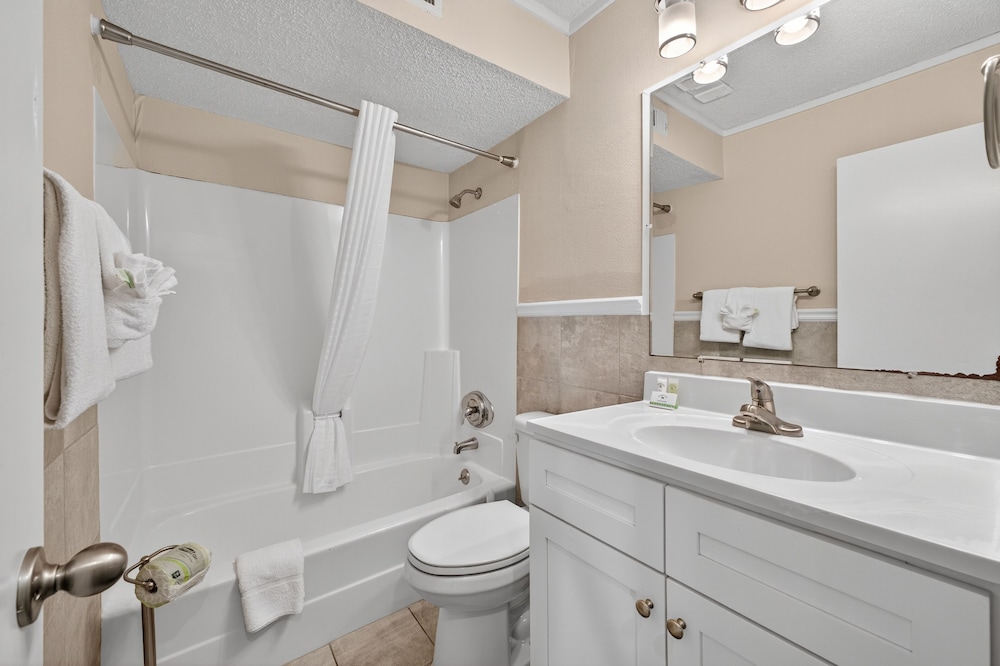 Ocean Bridge 1a2 2 Bedroom Condo