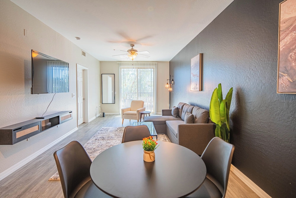 ROVE LIVING/KL - The Fredrick Tempe