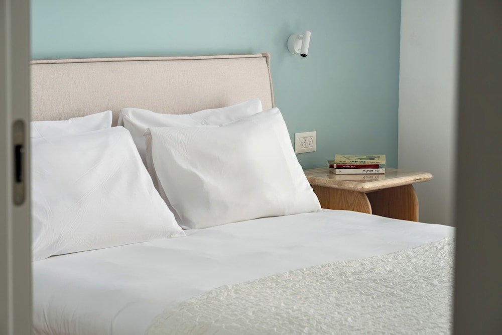 Central & Bright Getaway by Sea N' Rent