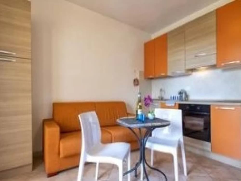Cozy Flat Just Steps From the Beach