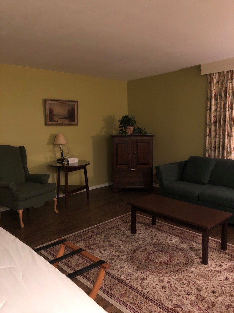 Delamater Inn