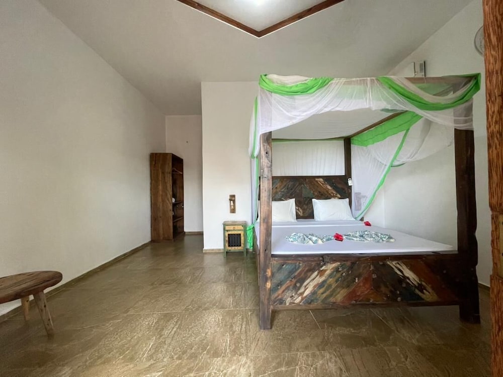 Pazuri Kendwa Beach Hotel