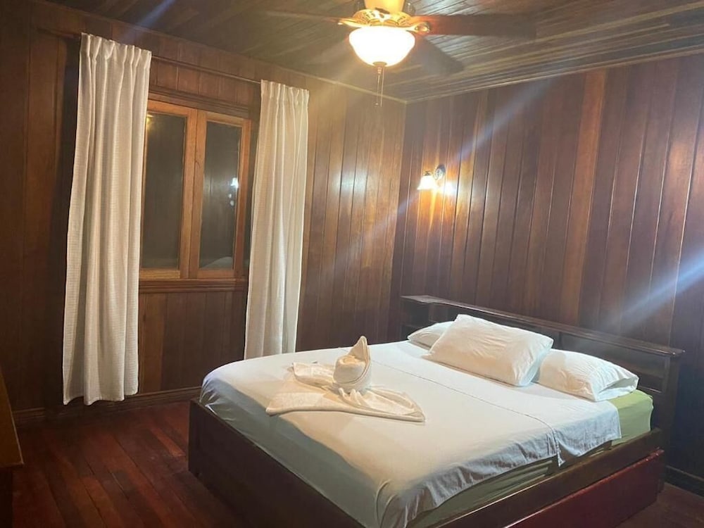 Miss Junies Lodge
