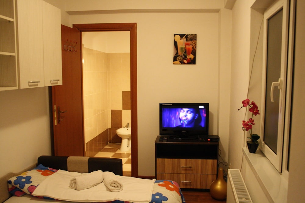 Photo 6