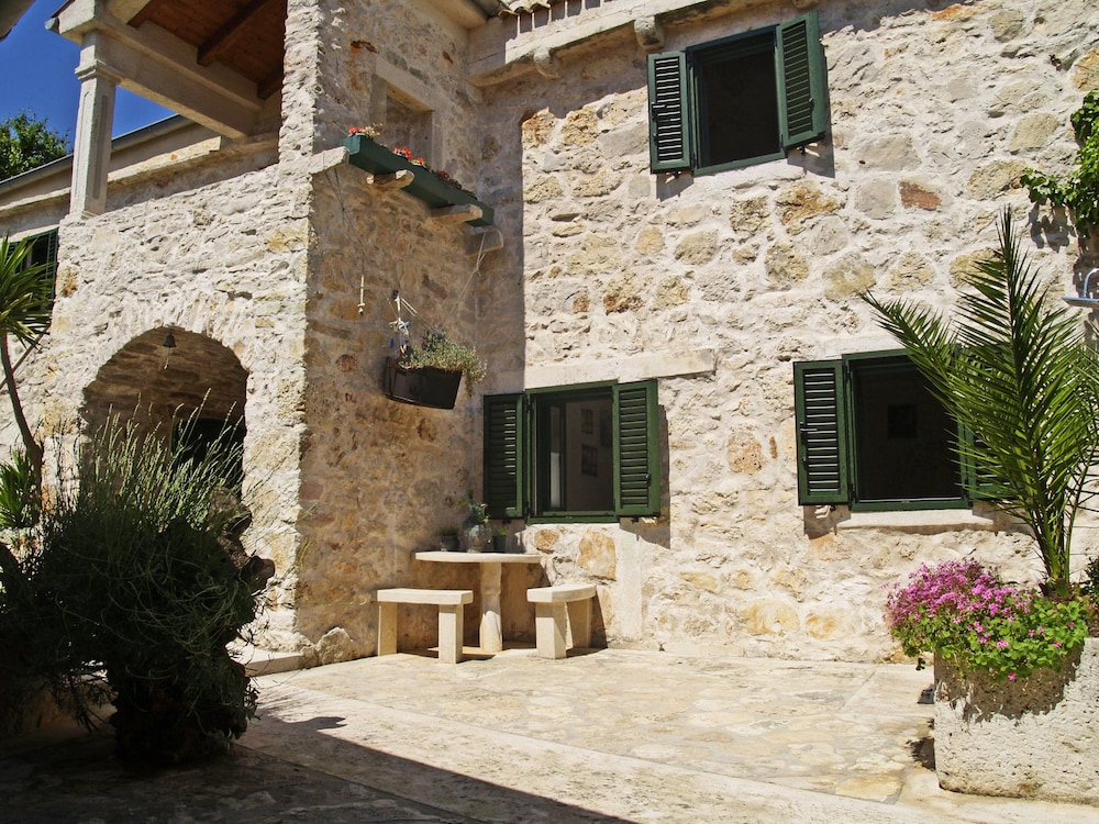 Photo 13