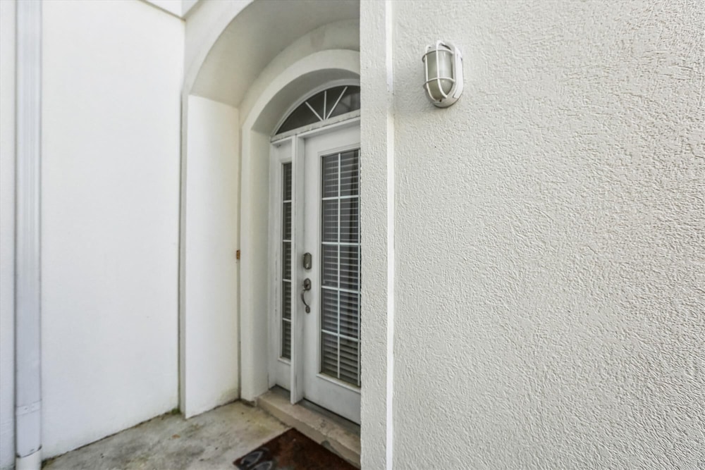 Beachside Bliss: 3BR Coastal Condo w/ Pools & Patio in St. Augustine