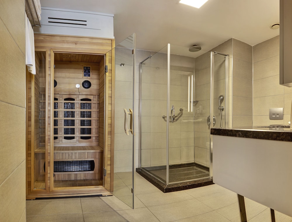 Ramada Plaza by Wyndham İzmir - Image 36