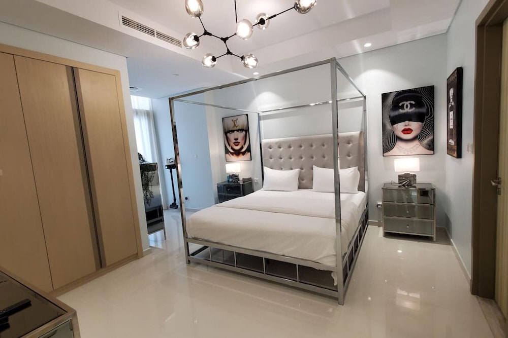 Ptr-6109 Luxury 2 BHK Paramount Midtown