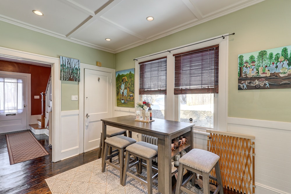 Charming Connecticut Retreat Near Museums Hiking - Property Image 20
