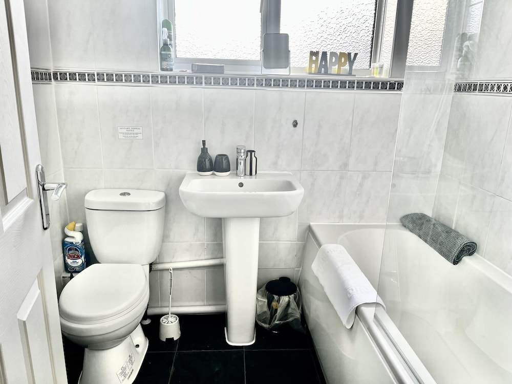 Canterbury Charm, Spacious 4 Bed House