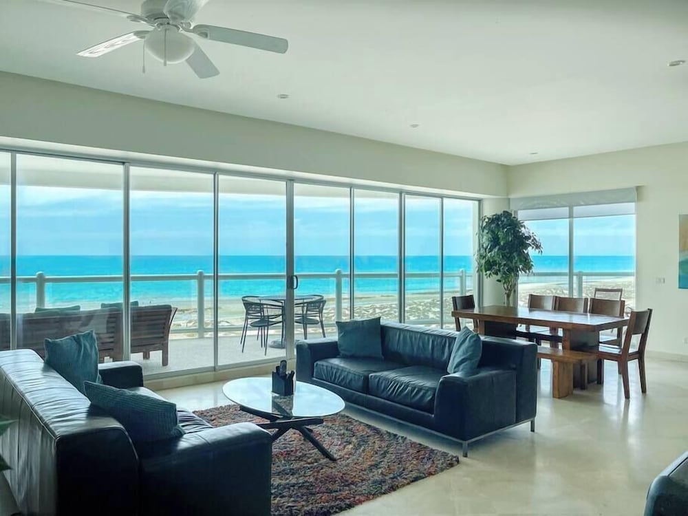 Quiet Beachfront Condo With Pools Private Beach