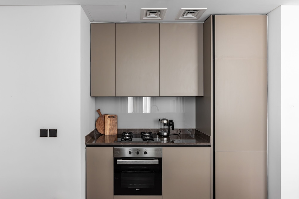 Elegant 1BR at 15 Northside
