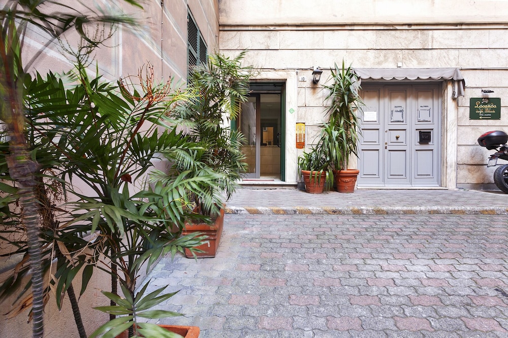 Dock 10 Apartments by Wonderful Italy view 2
