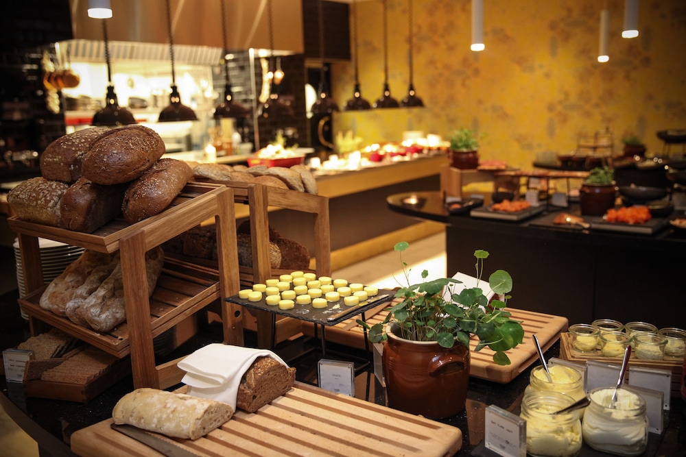Bergen Vacations - Thon Hotel Rosenkrantz - Property Image 4