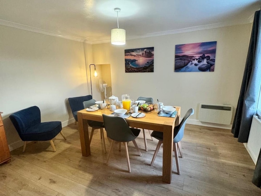 Croft House - Sleeps 4 & Mountain View