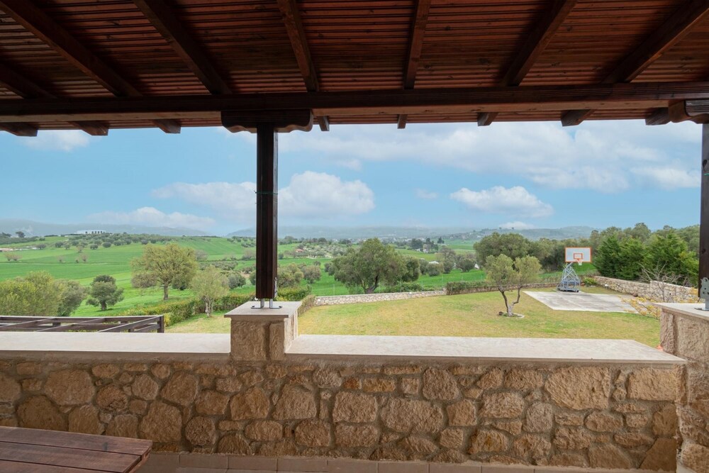 Artis Villa by Rentals Pro