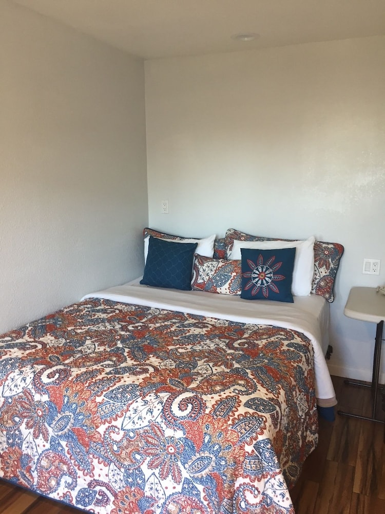 Berkeley Inn view 4