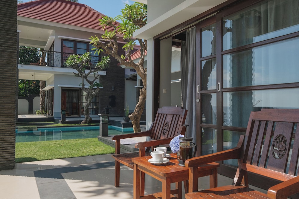 Blue Marlin 6-BR Villa Singaraja Bali