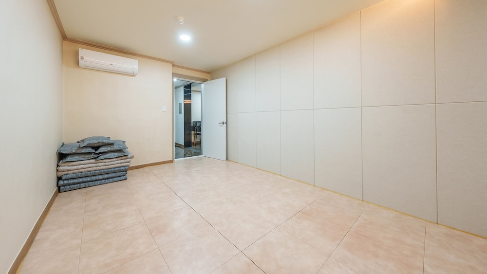 Boryeong The Daecheon Story Pension