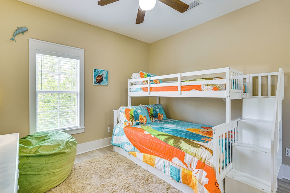 Poolside Fun + Ocean Strolls: Port St Joe Retreat!