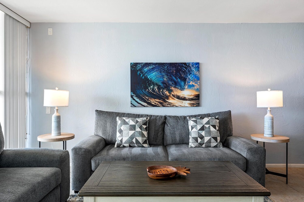 Ocean Front With Private Lanai - In-unit AC - Vrkcv