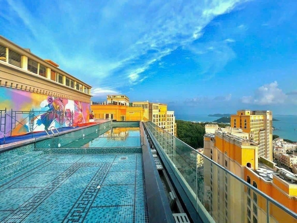 We Young Apartments by HOFs - Fireworks & Ocean view