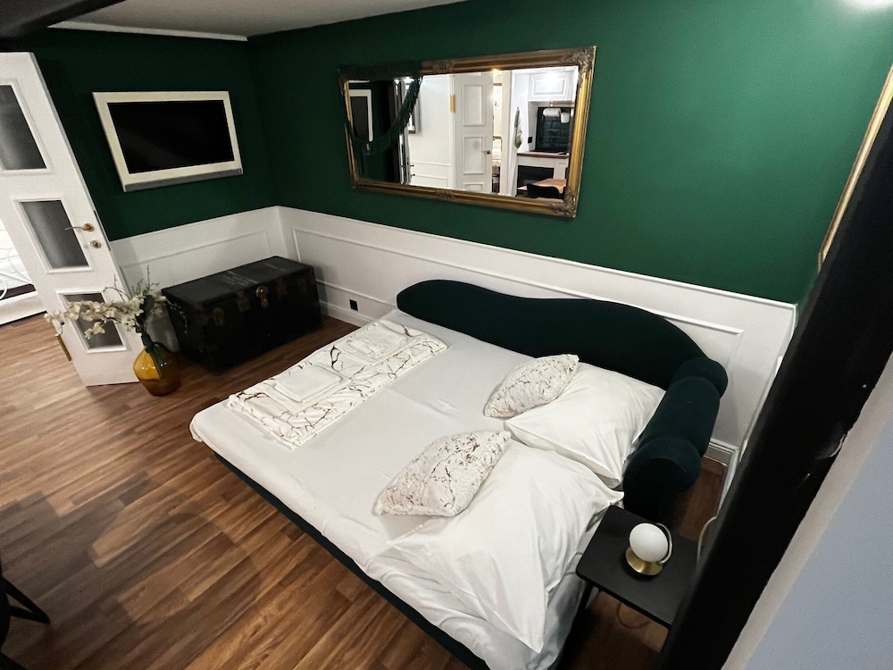 Db Interiors