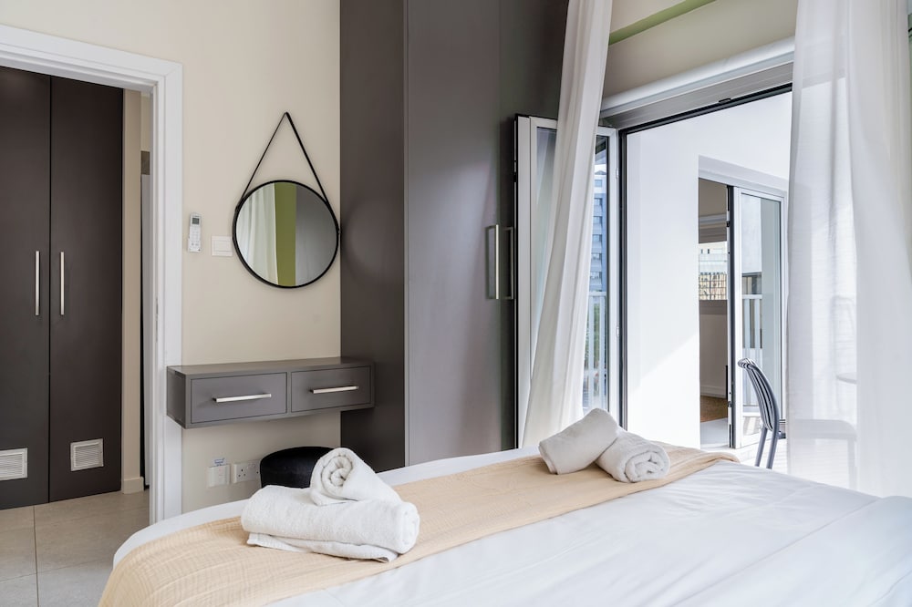 Local Host Living - Signature Apartments in Nicosia