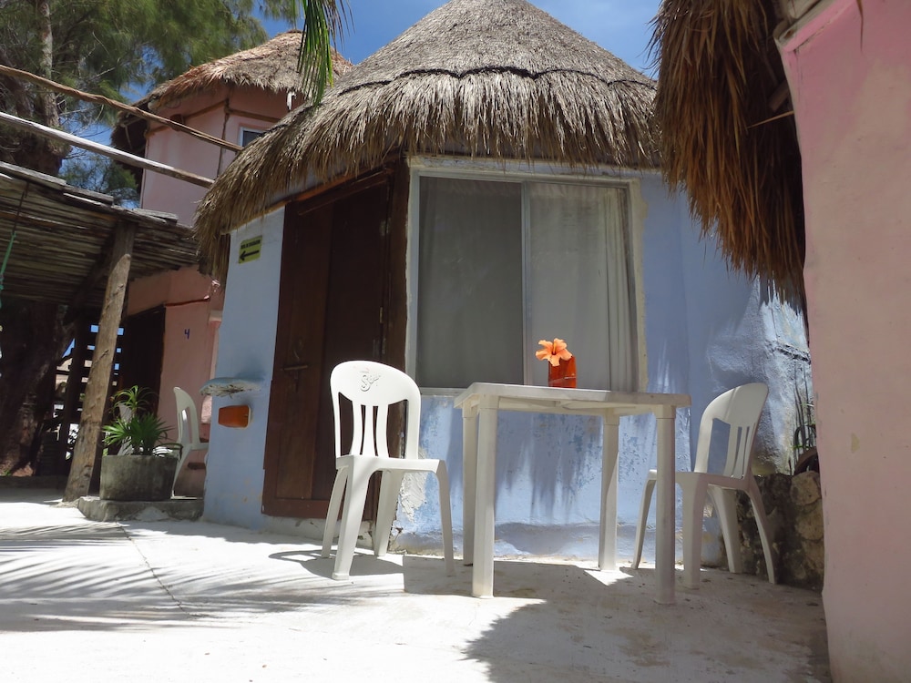 Acamaya Reef Cabanas - Caravan Park