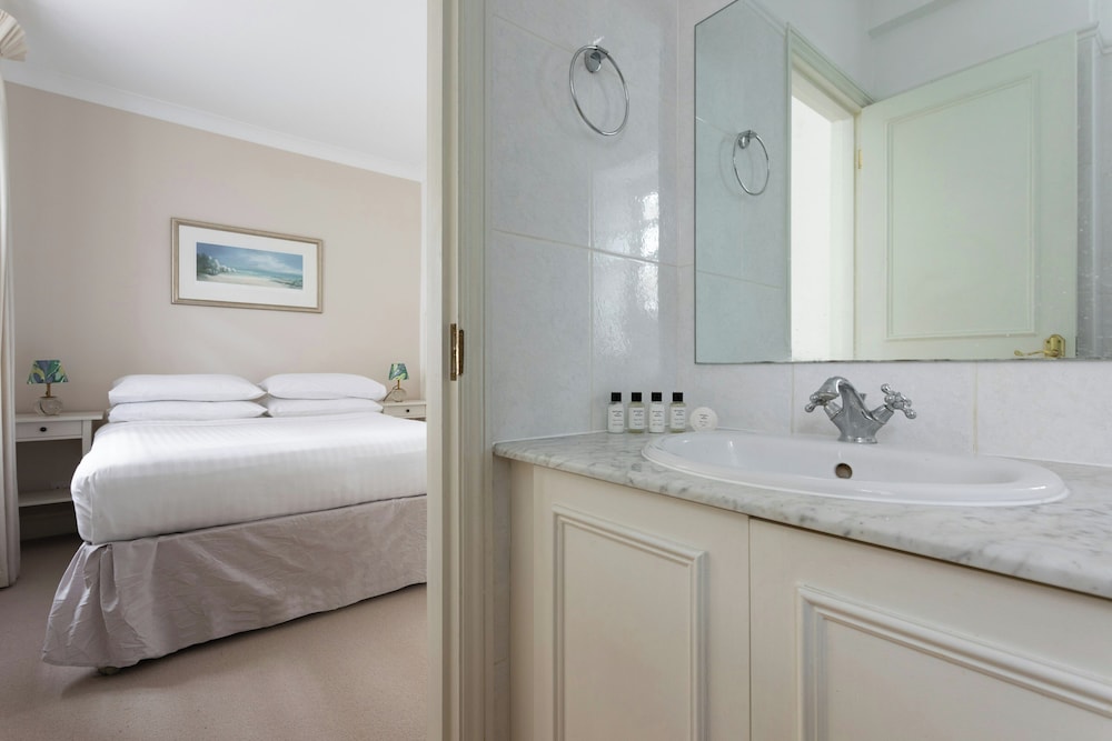 Bathurst Mews III by Onefinestay