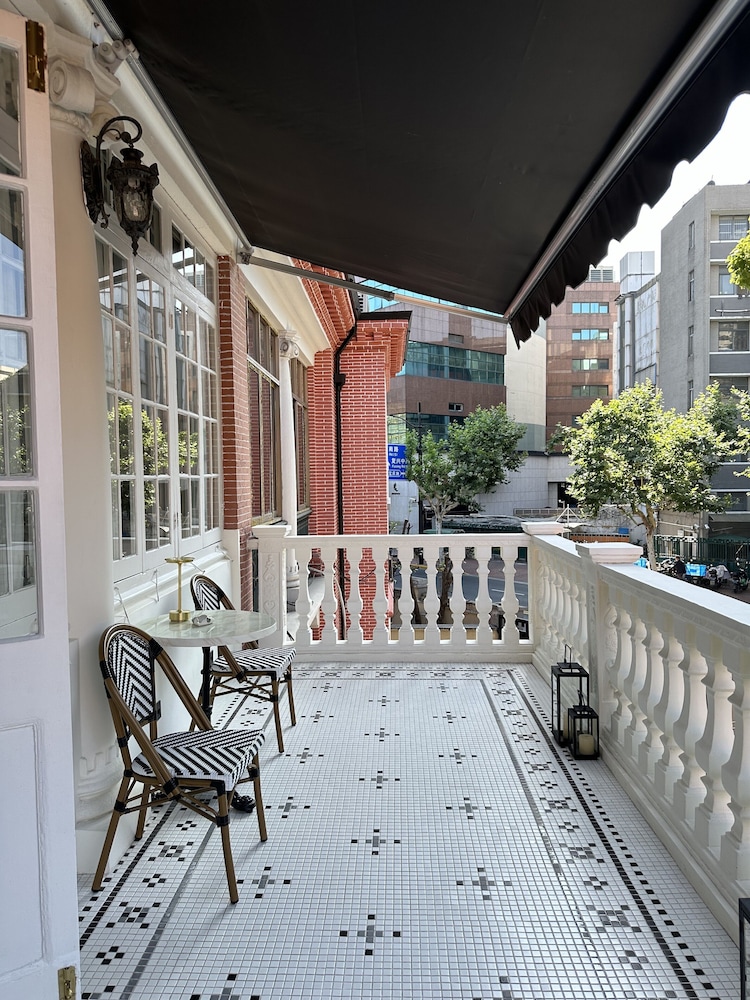 Shanghai Hills& Art Suite 16