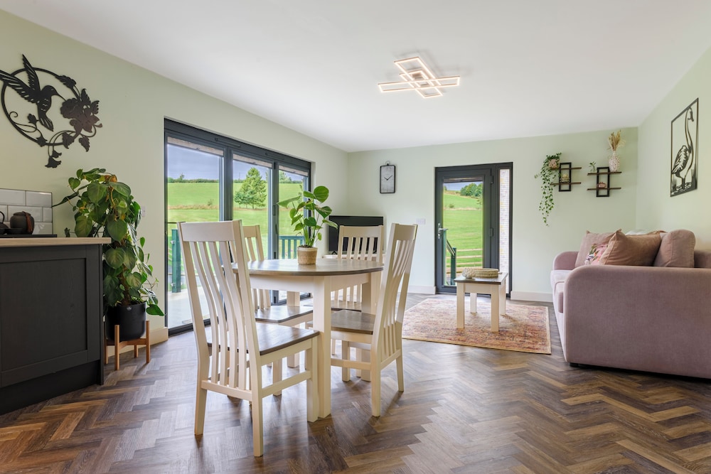 Secret Waterside Lodges in Worcestershire