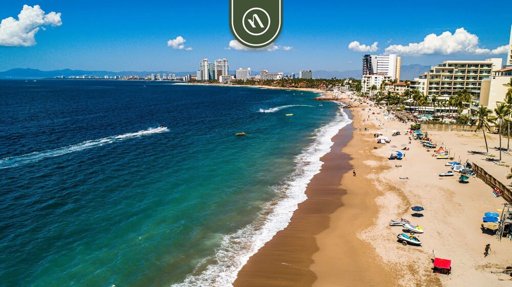 Oceanview Studio - Beach - King Bed - Pool