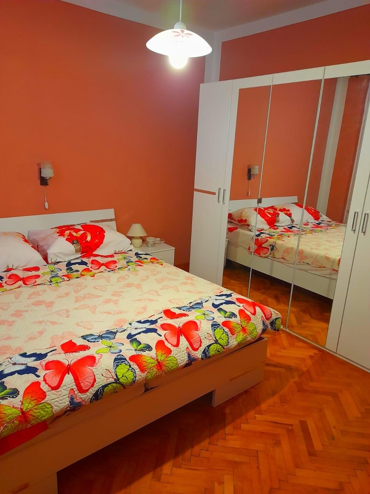 Spacious and Sunny Apartment on Island Rab view 4