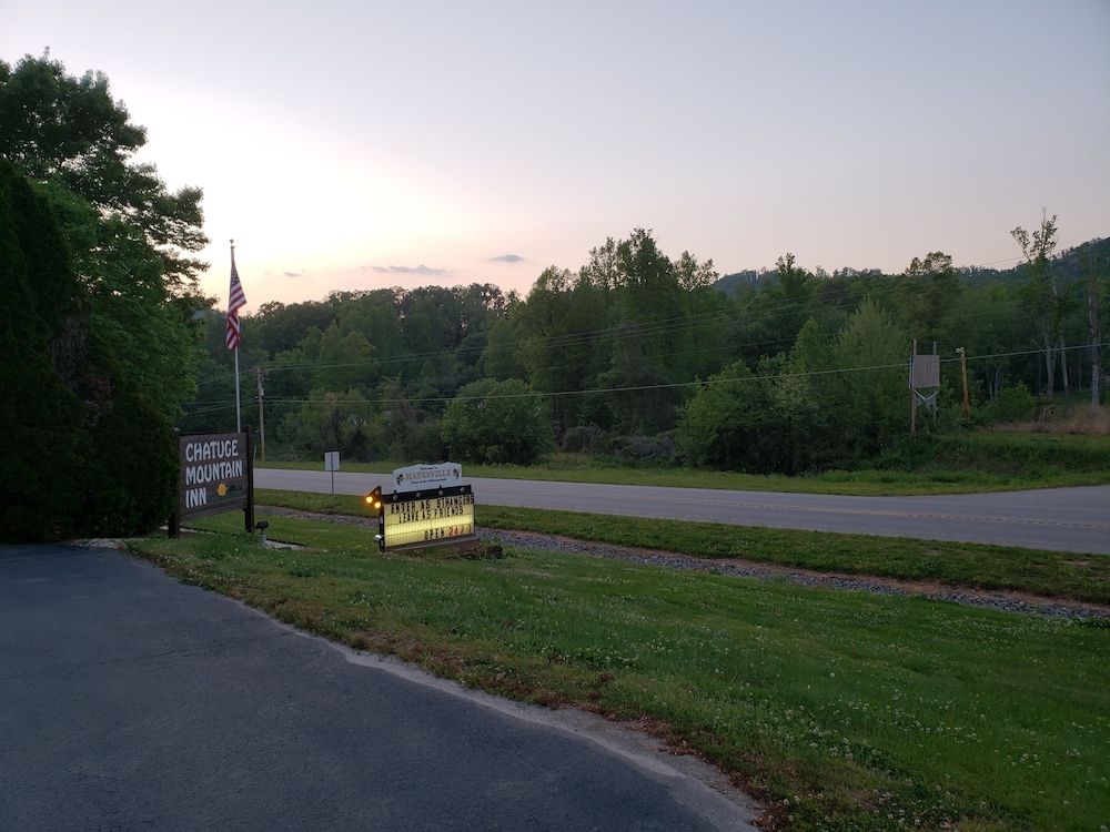 Chatuge Mountain Inn - Property Image 15