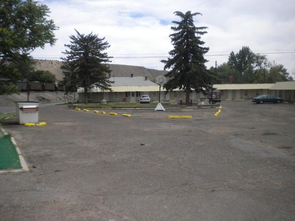 Riverside Motel