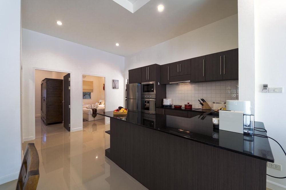Modern Private 3 Bedroom Pool Villa GA1
