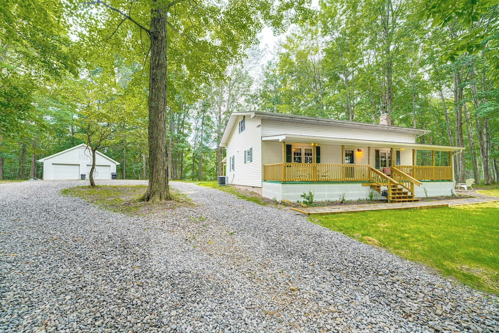 Secluded Lodge Stay: Day Trip to Audra State Park!
